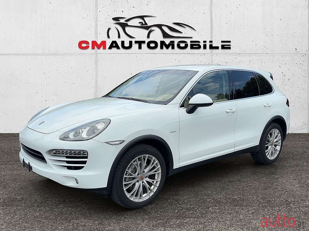 2012' Porsche Cayenne photo #1