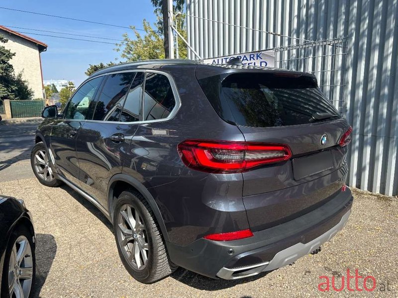 2019' BMW X5 photo #5