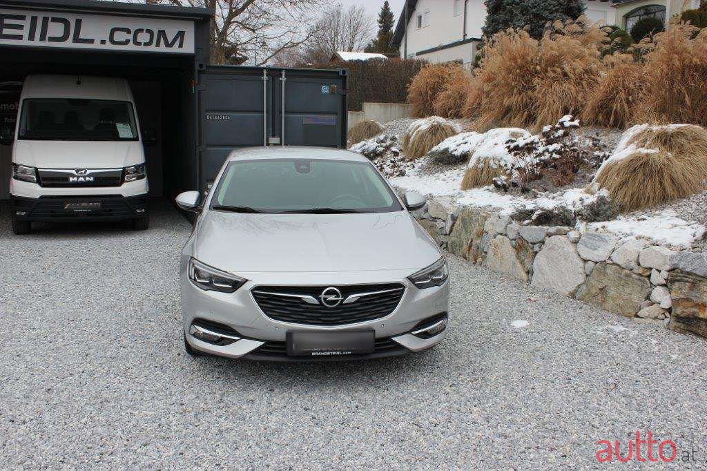 2018' Opel Insignia photo #2