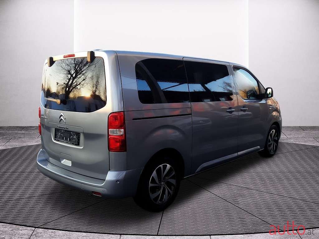 2021' Citroen Spacetourer photo #3