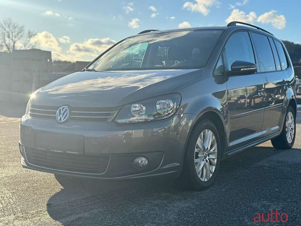 2013' Volkswagen Touran photo #6