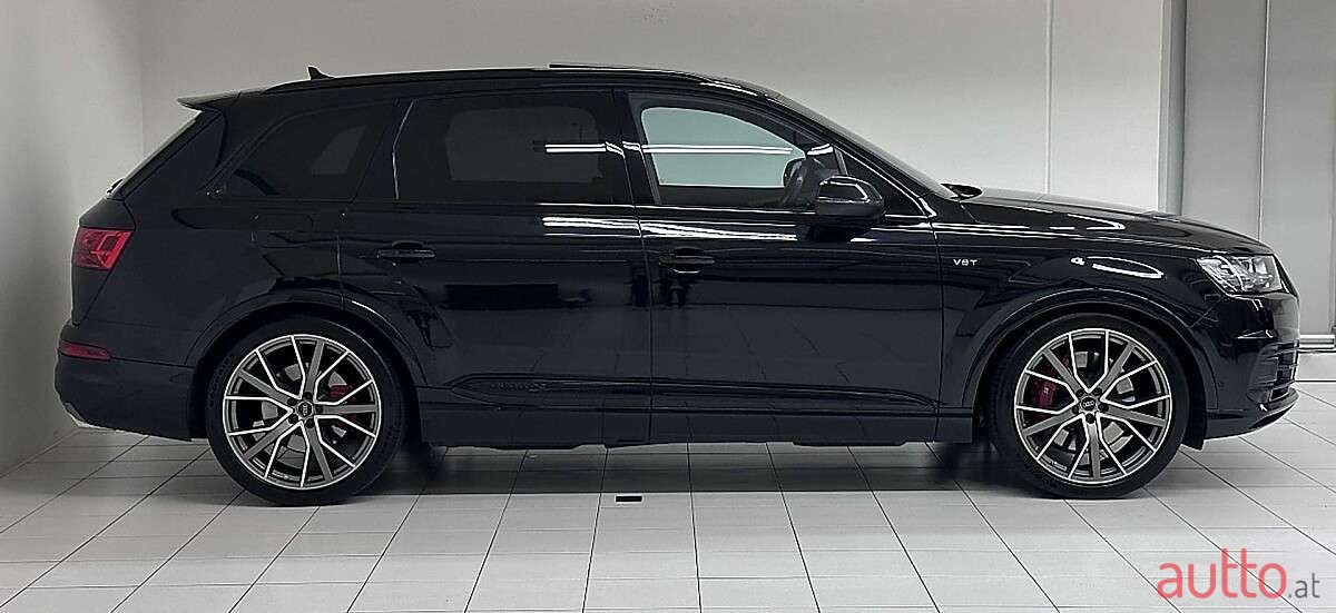 2018' Audi Q7 photo #4