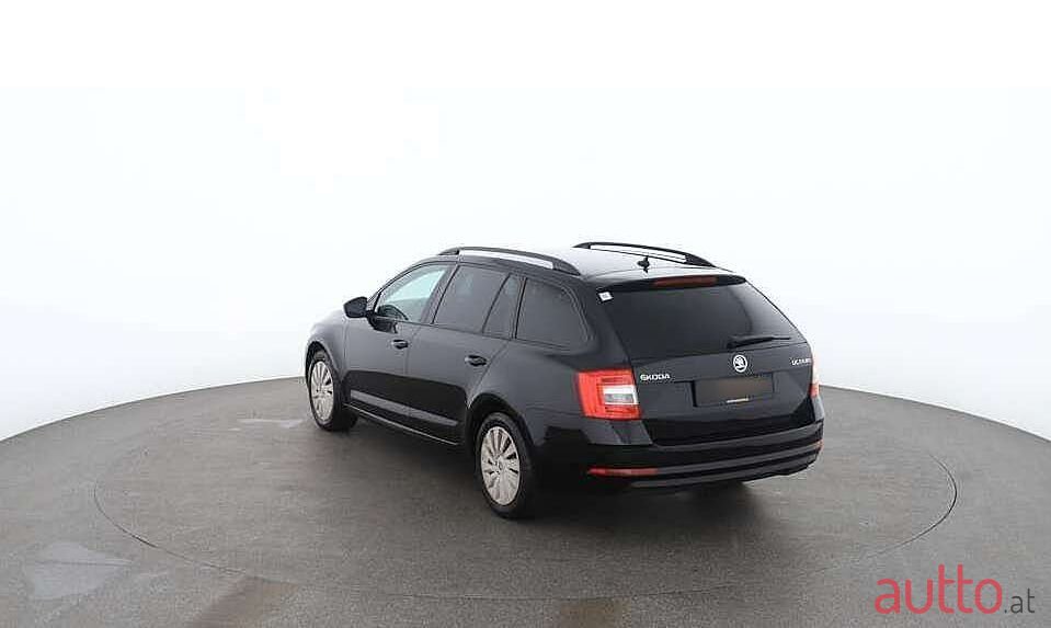 2019' Skoda Octavia photo #4