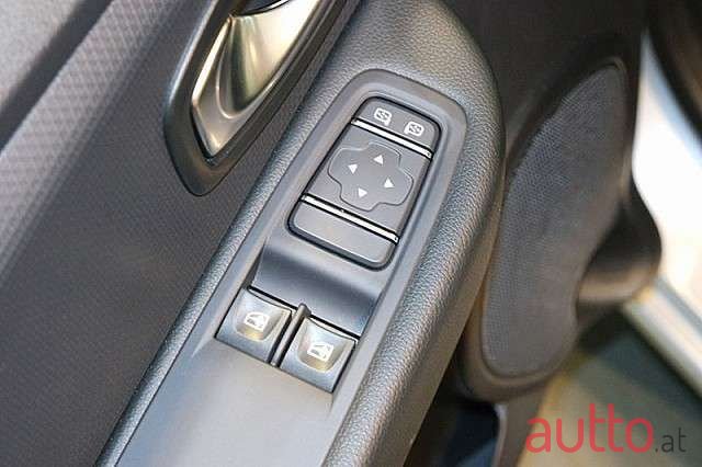 2017' Renault Clio photo #3