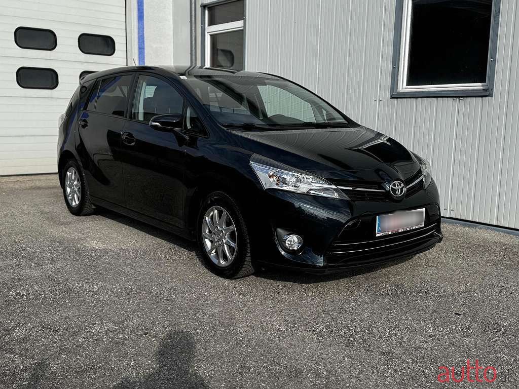 2015' Toyota Verso photo #1