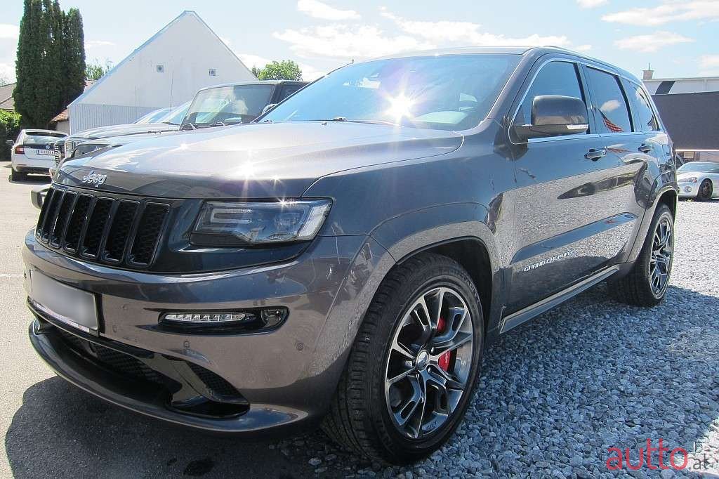 2016' Jeep Grand Cherokee photo #1