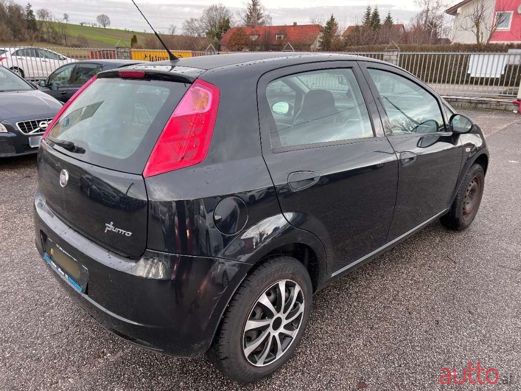 2009' Fiat Grande Punto photo #4