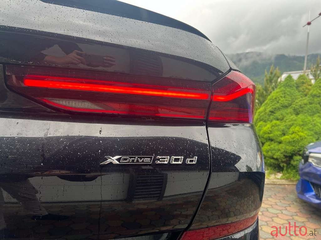 2021' BMW X6 photo #5