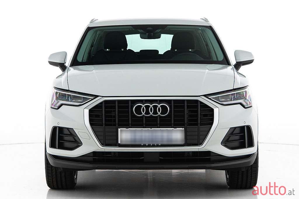 2022' Audi Q3 photo #2