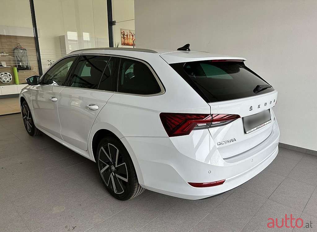 2023' Skoda Octavia photo #2
