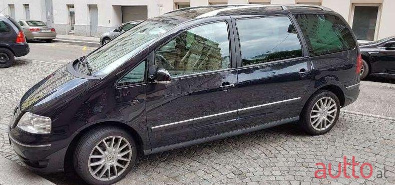 2008' Volkswagen Sharan photo #1