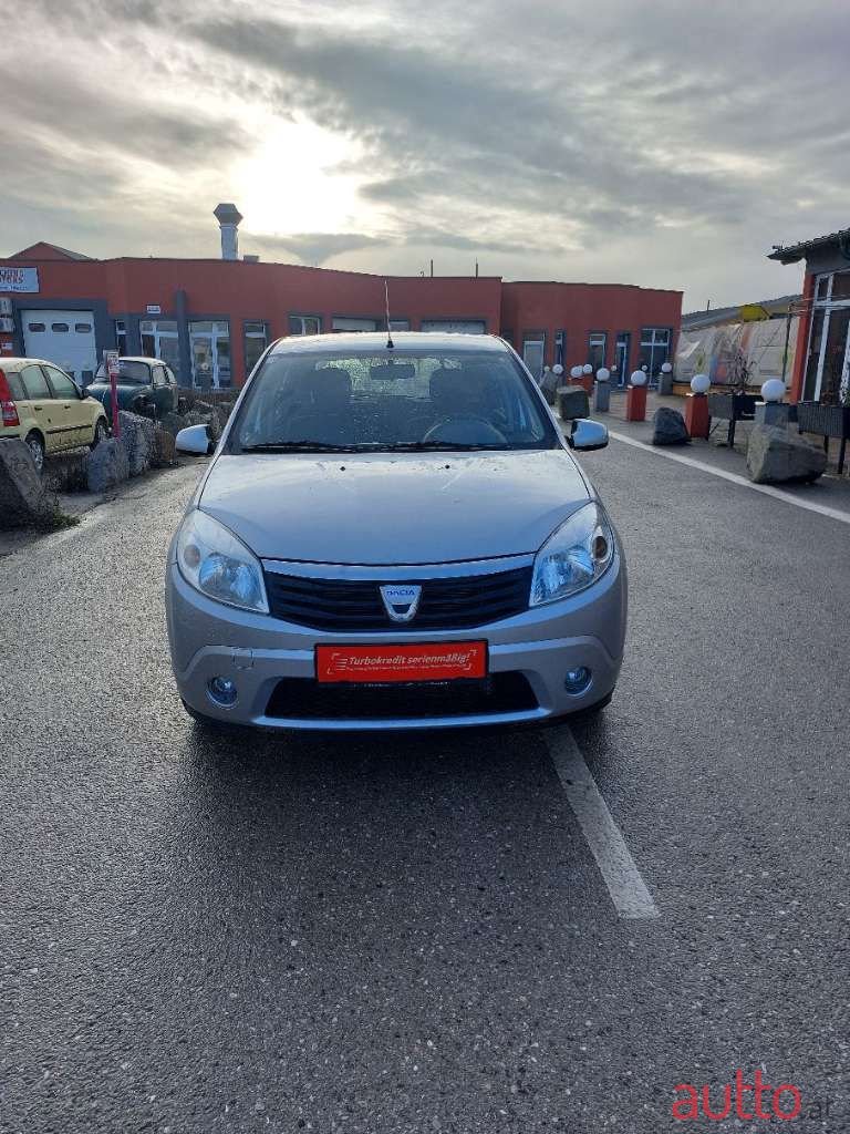 2009' Dacia Sandero photo #1