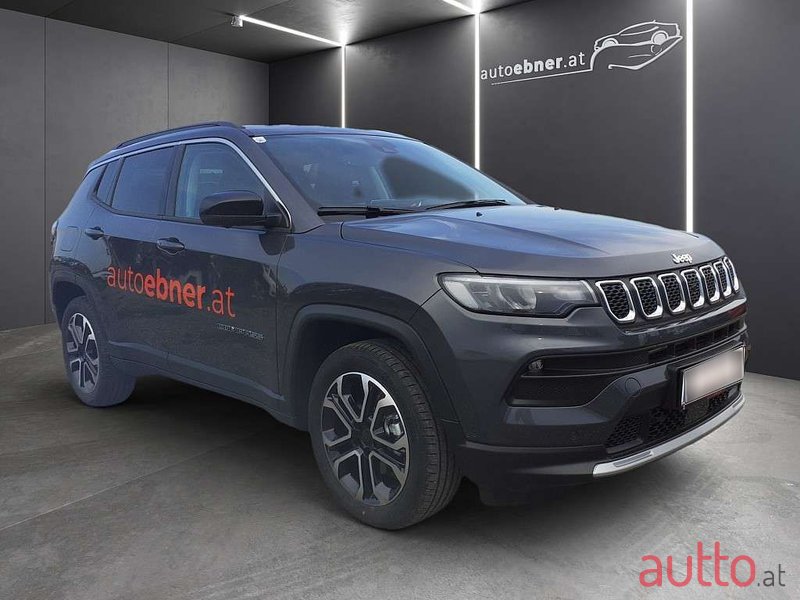 2024' Jeep Compass photo #3