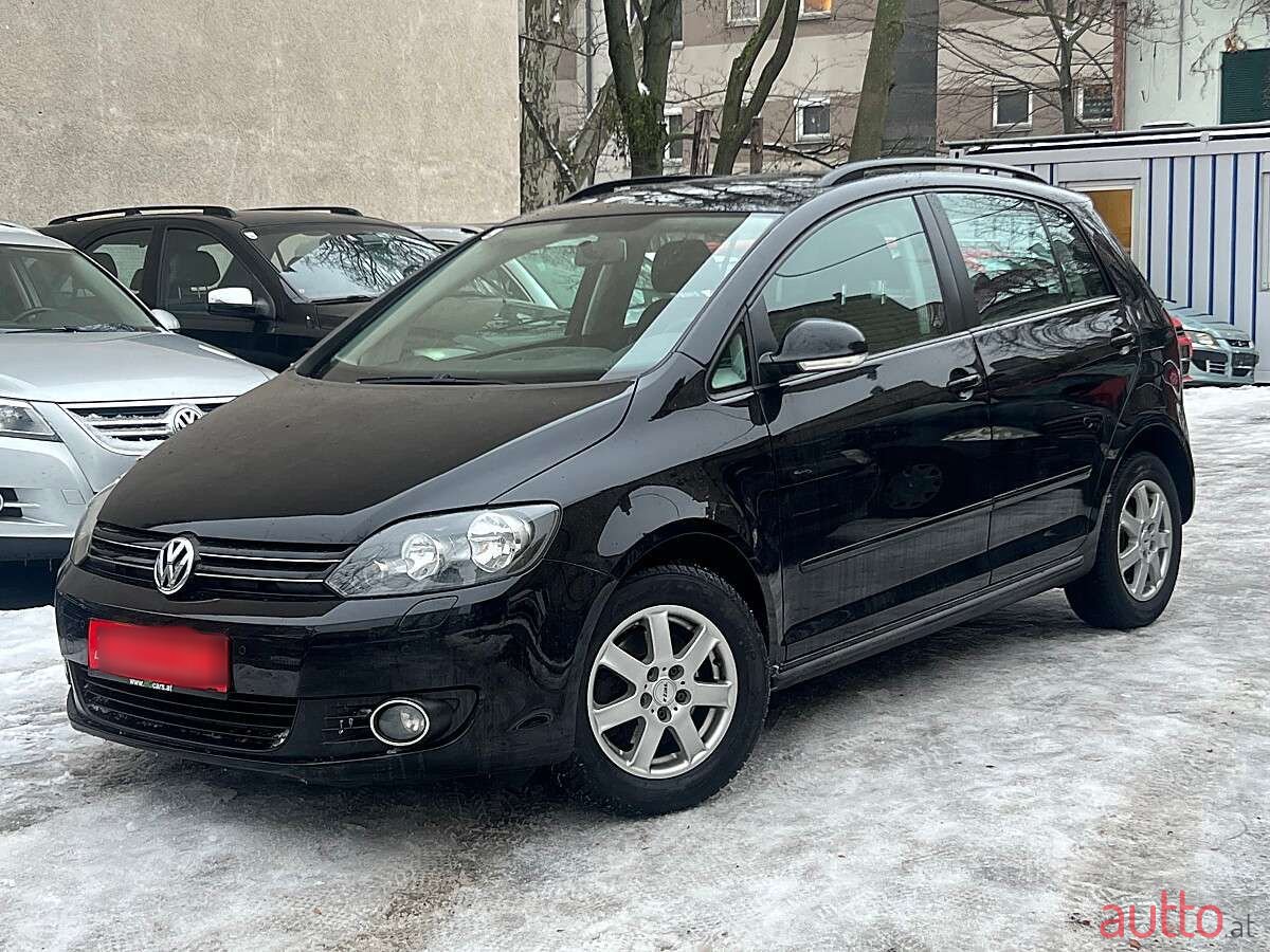 2014' Volkswagen Golf photo #3