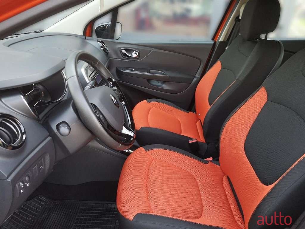 2011' Renault Captur photo #5