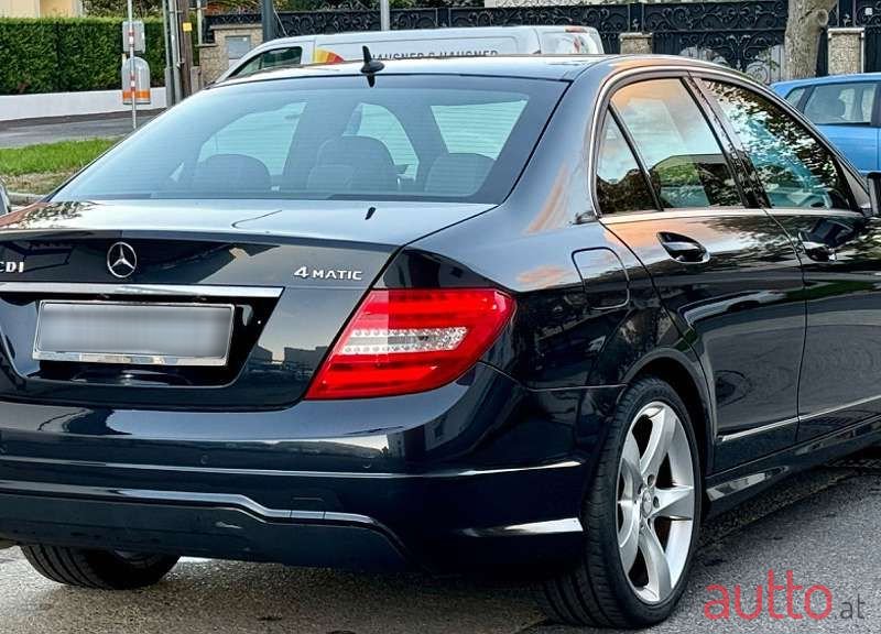 2014' Mercedes-Benz C-Klasse photo #3