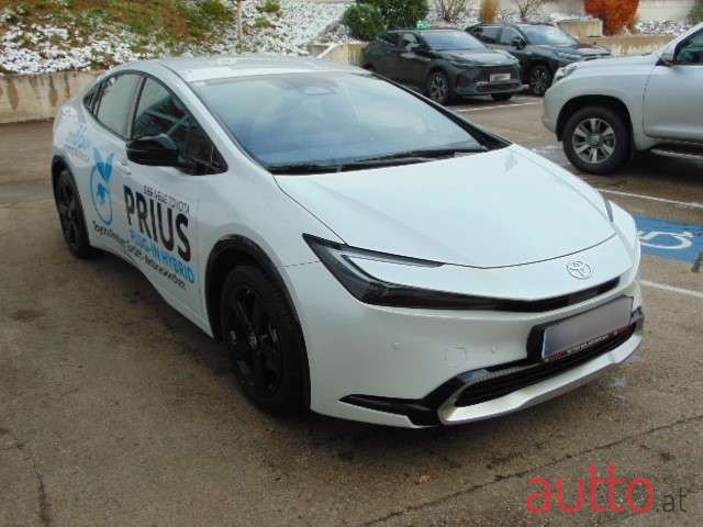 2024' Toyota Prius photo #2
