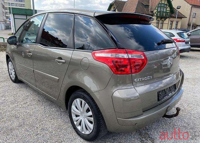 2010' Citroen C4 Picasso photo #1