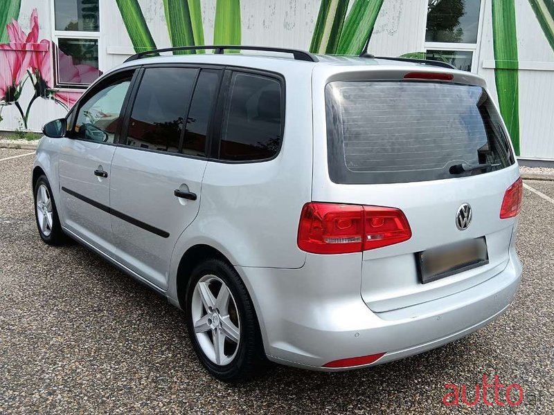 2013' Volkswagen Touran photo #5