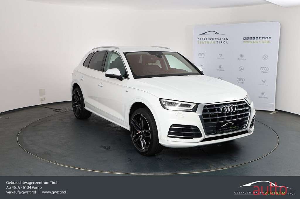 2020' Audi Q5 photo #3
