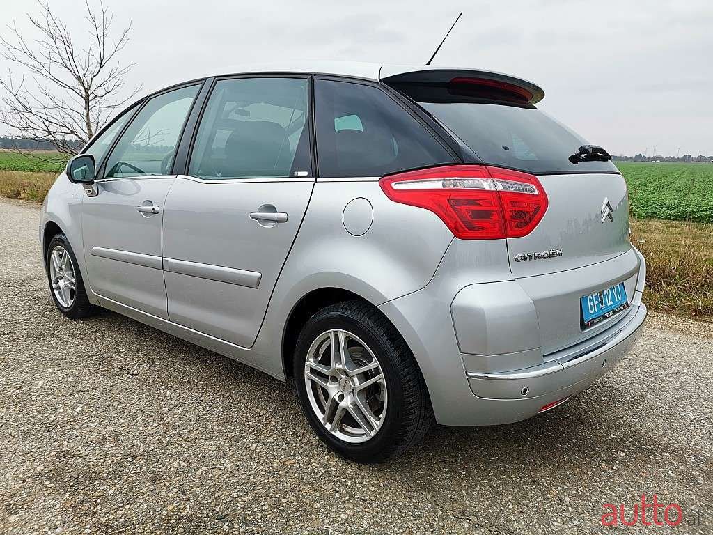 2009' Citroen C4 Picasso photo #4