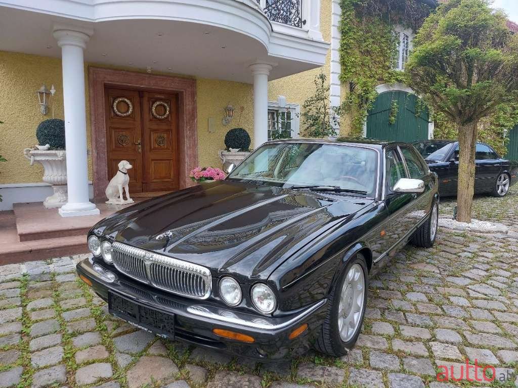 2001' Jaguar Daimler photo #3