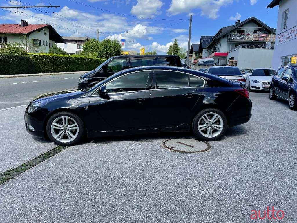 2010' Opel Insignia photo #5