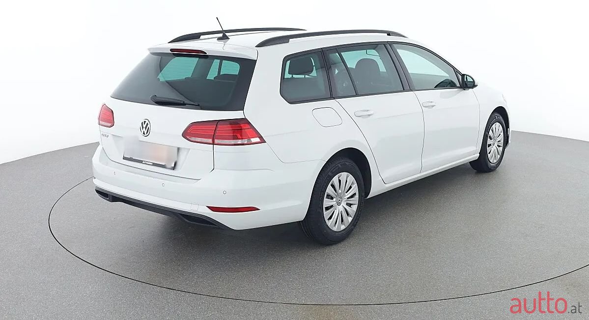 2020' Volkswagen Golf photo #5