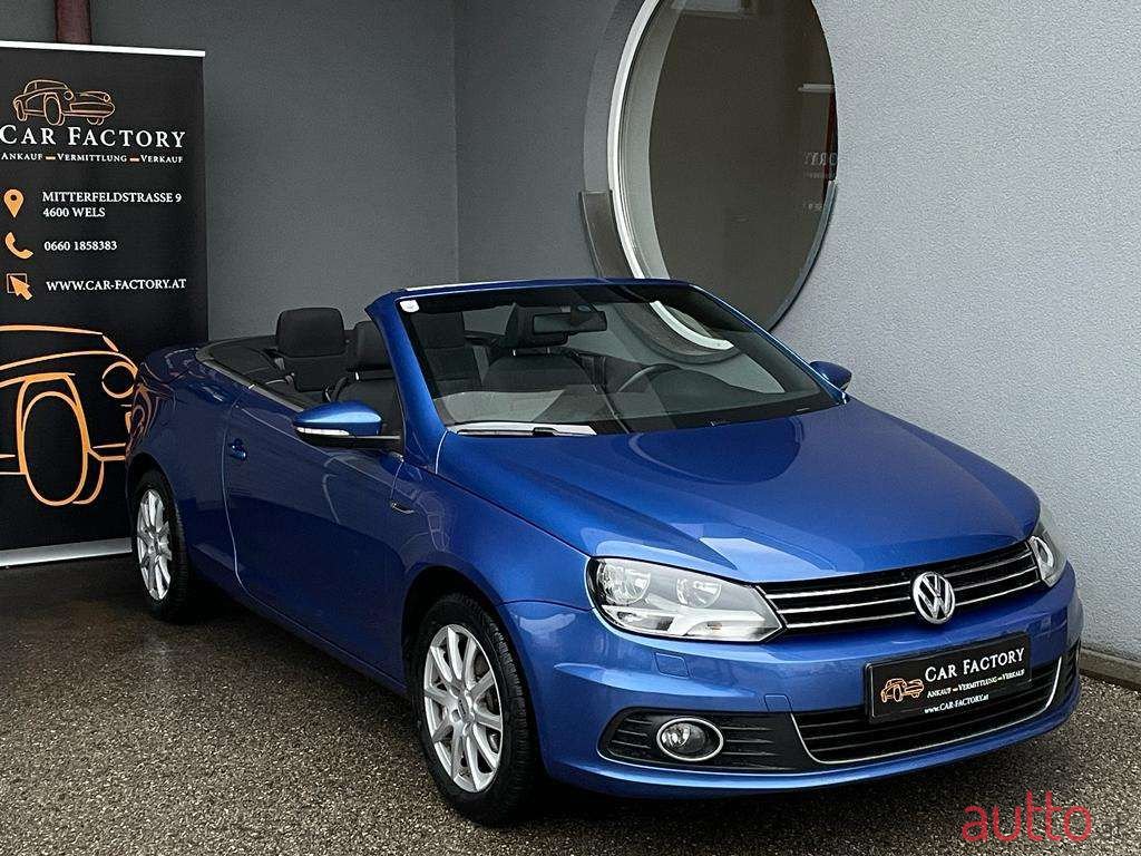 2011' Volkswagen Eos photo #2