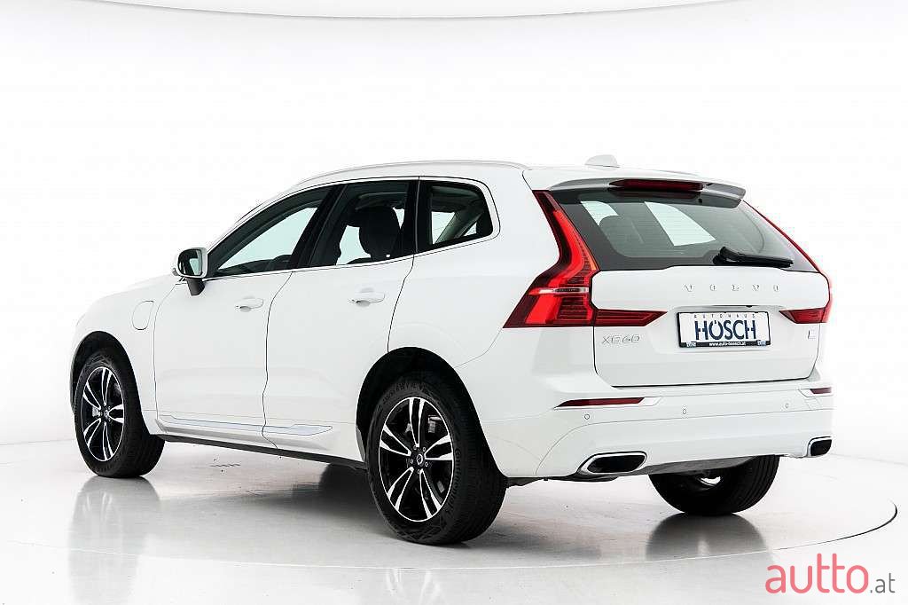 2020' Volvo XC60 photo #3