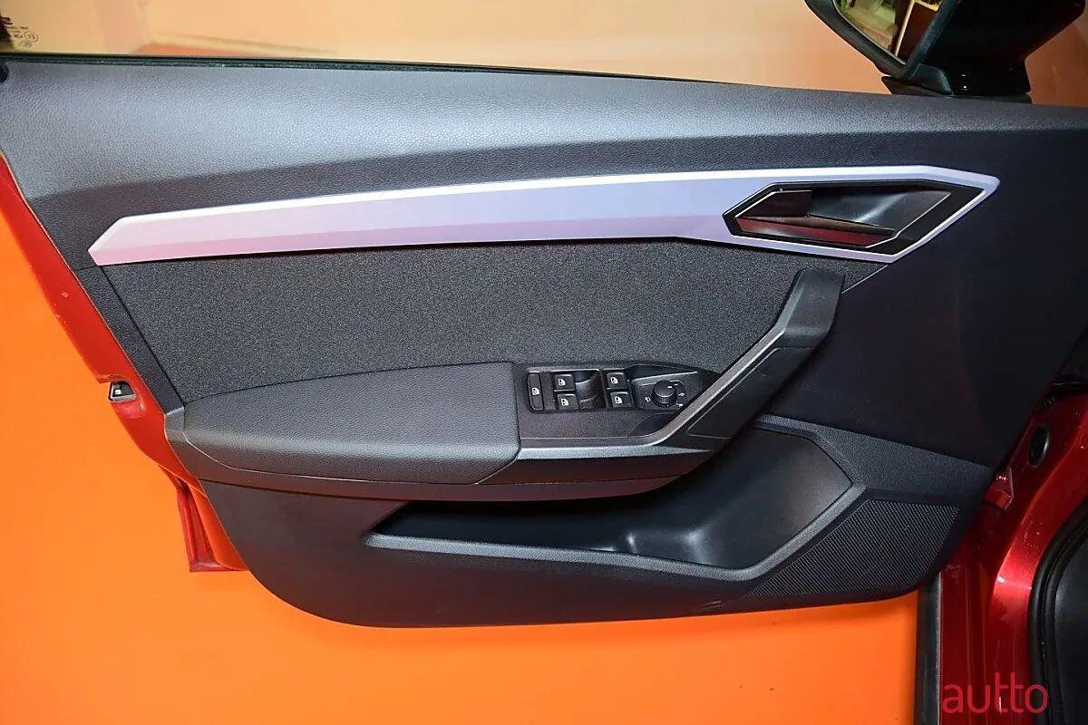 2024' SEAT Arona photo #5
