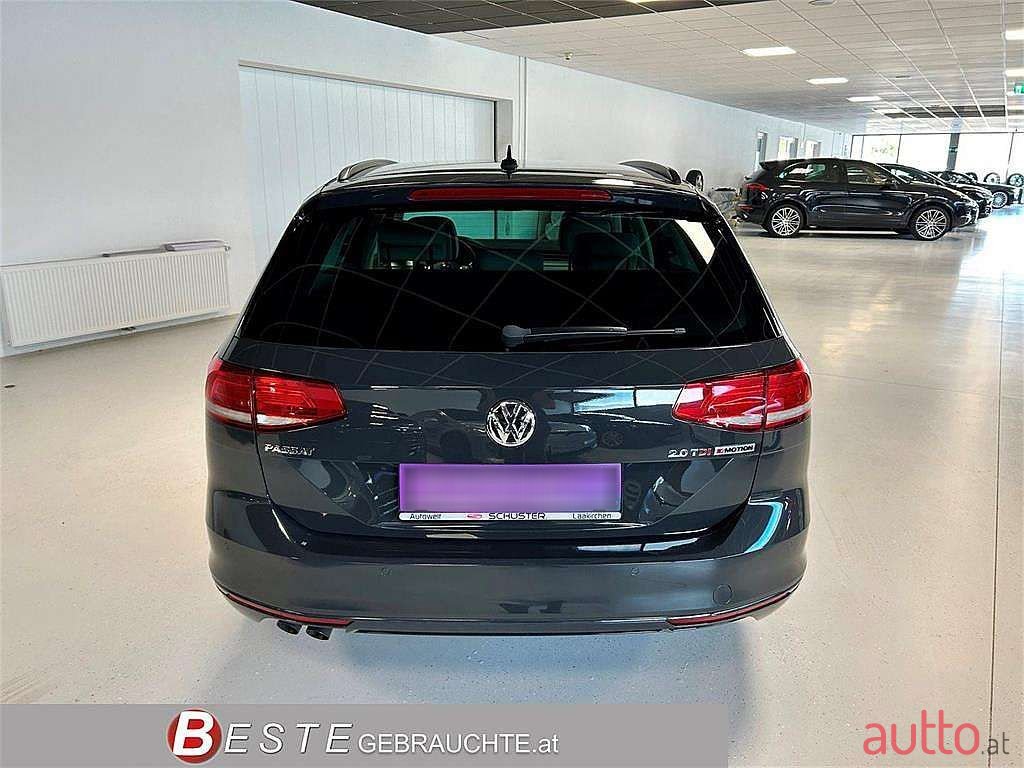 2017' Volkswagen Passat photo #5