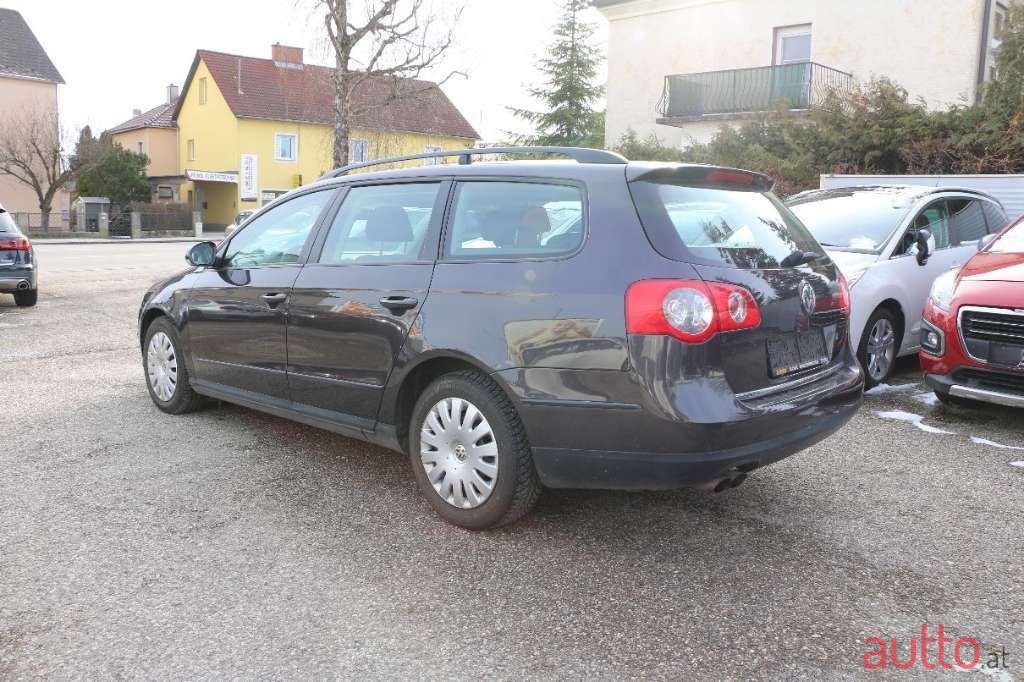 2009' Volkswagen Passat photo #4