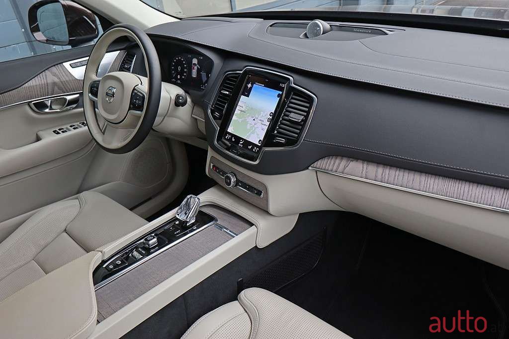 2020' Volvo XC90 photo #4