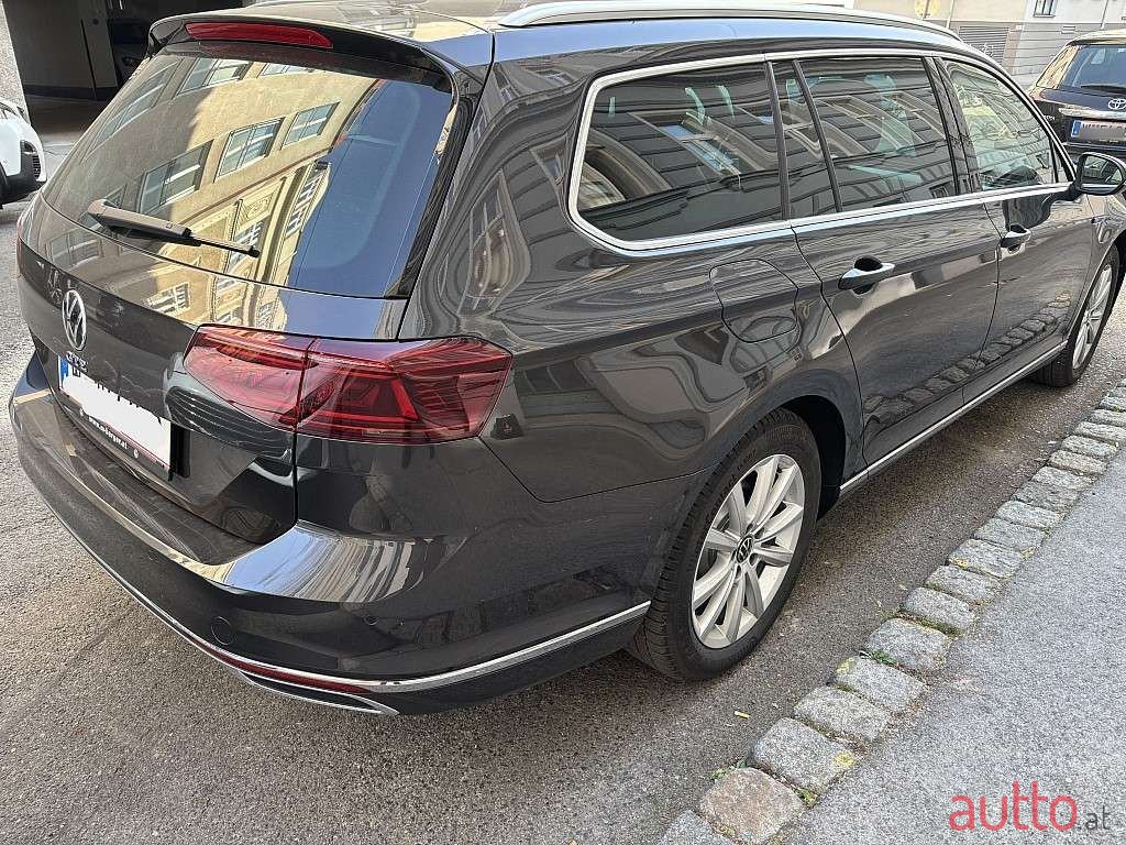 2024' Volkswagen Passat photo #2