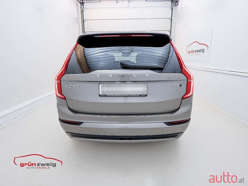 2022' Volvo XC90 photo #5