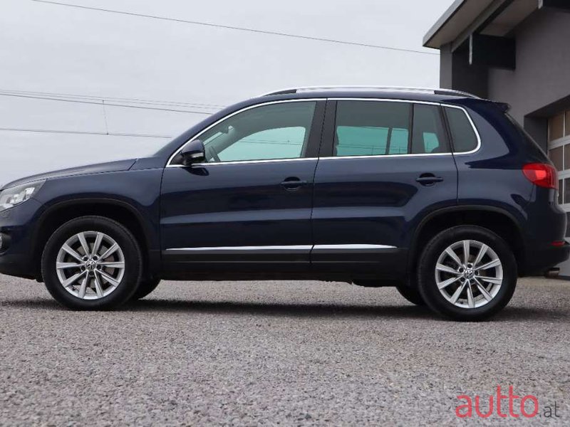 2012' Volkswagen Tiguan photo #4