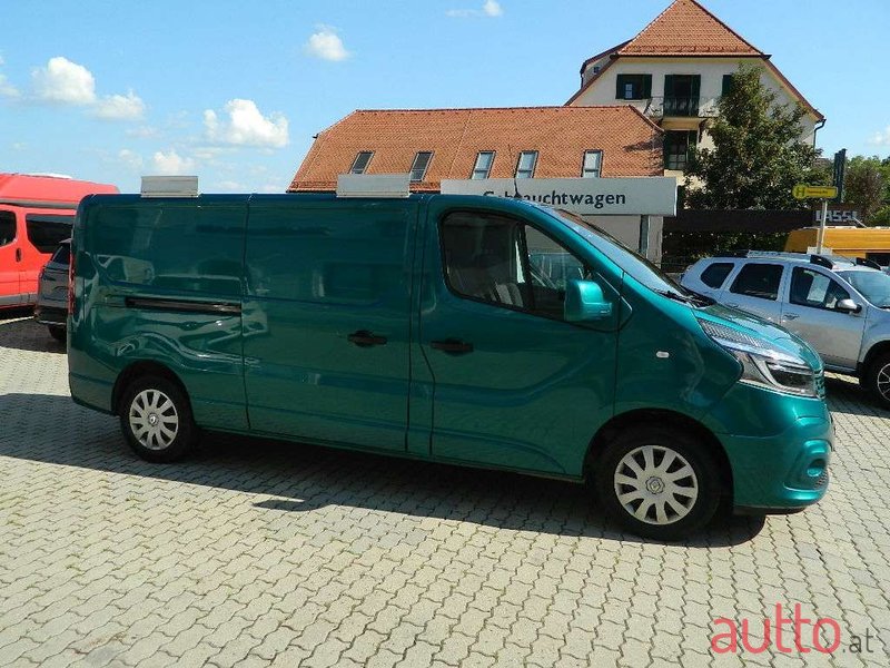 2020' Renault Trafic photo #6