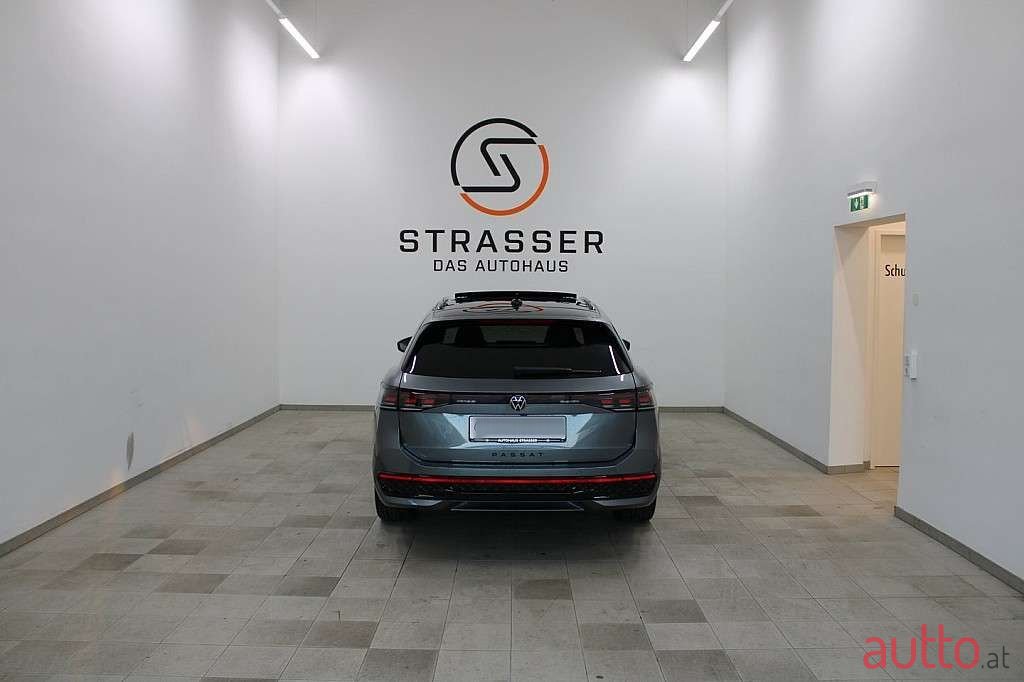 2024' Volkswagen Passat photo #3