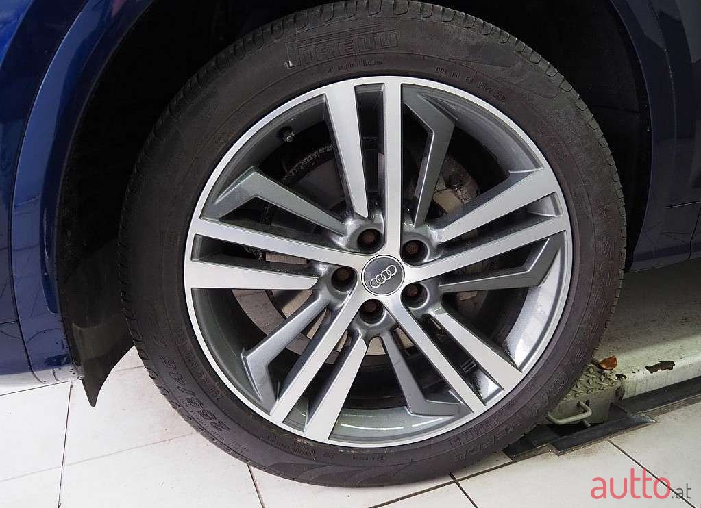 2019' Audi Q5 photo #3