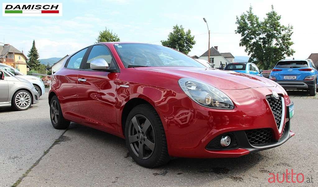 2016' Alfa Romeo Giulietta photo #2