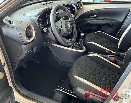 2023' Toyota Aygo photo #3