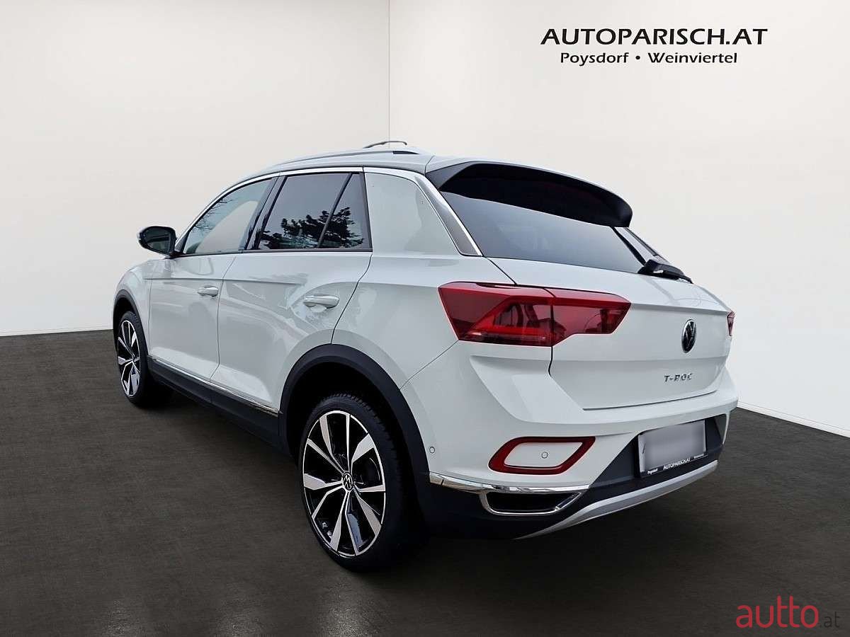 2023' Volkswagen T-Roc photo #3