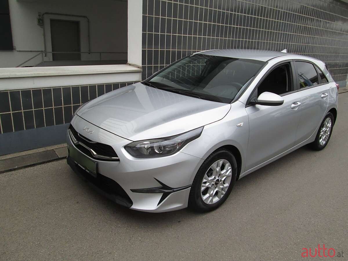 2022' Kia Ceed photo #2