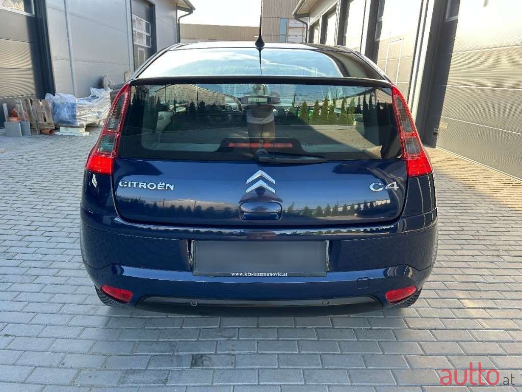 2008' Citroen C4 photo #4