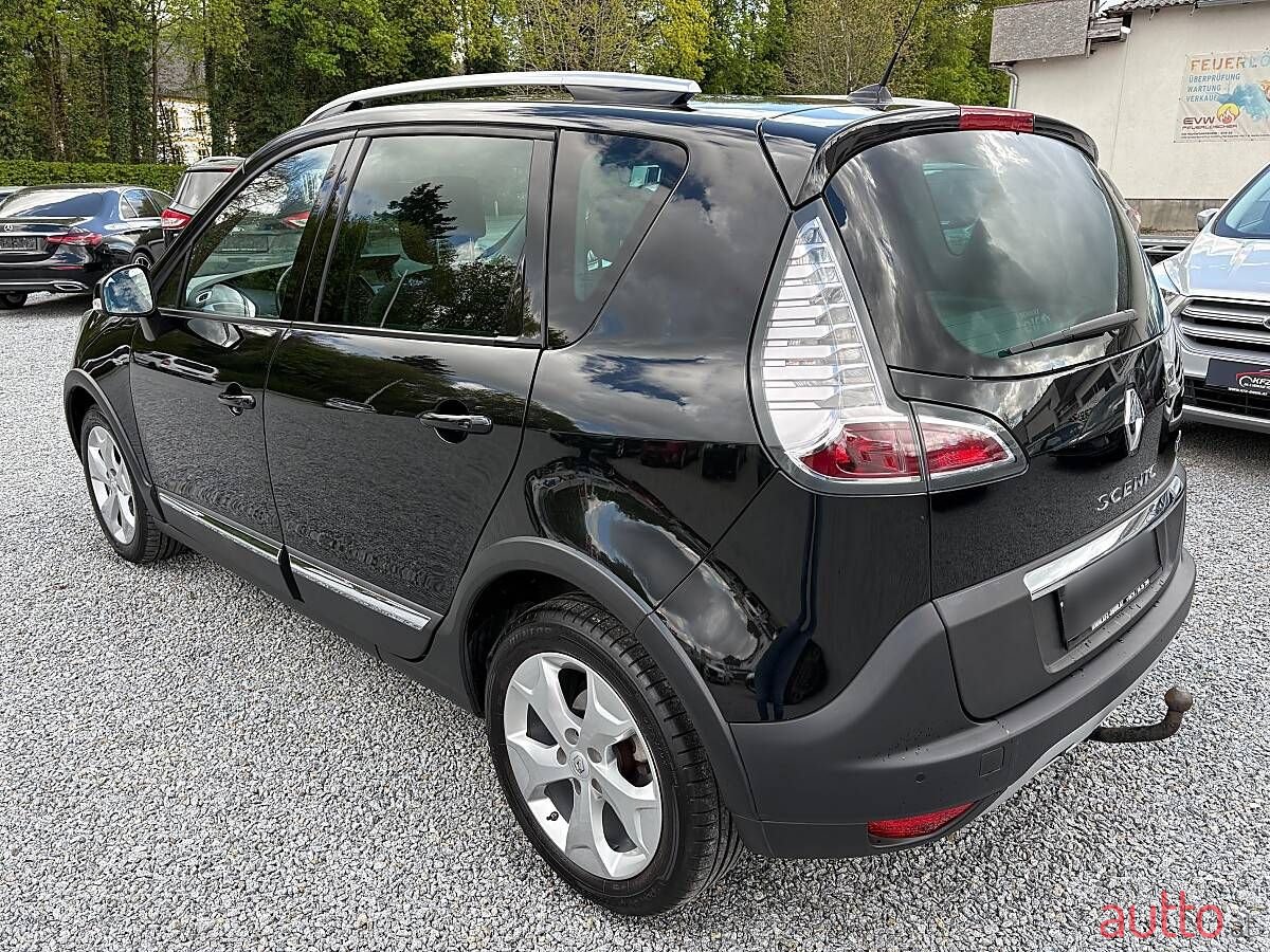 2015' Renault Scenic photo #3