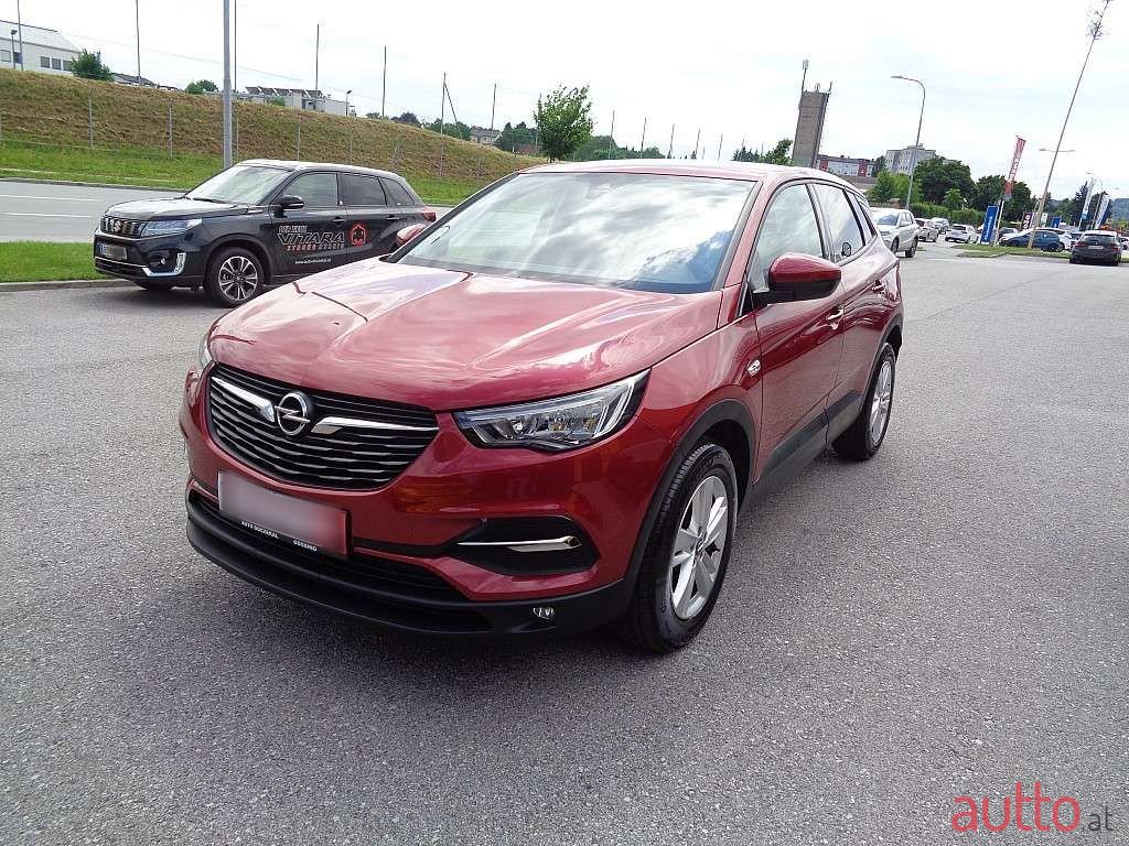 2020' Opel Grandland X photo #1