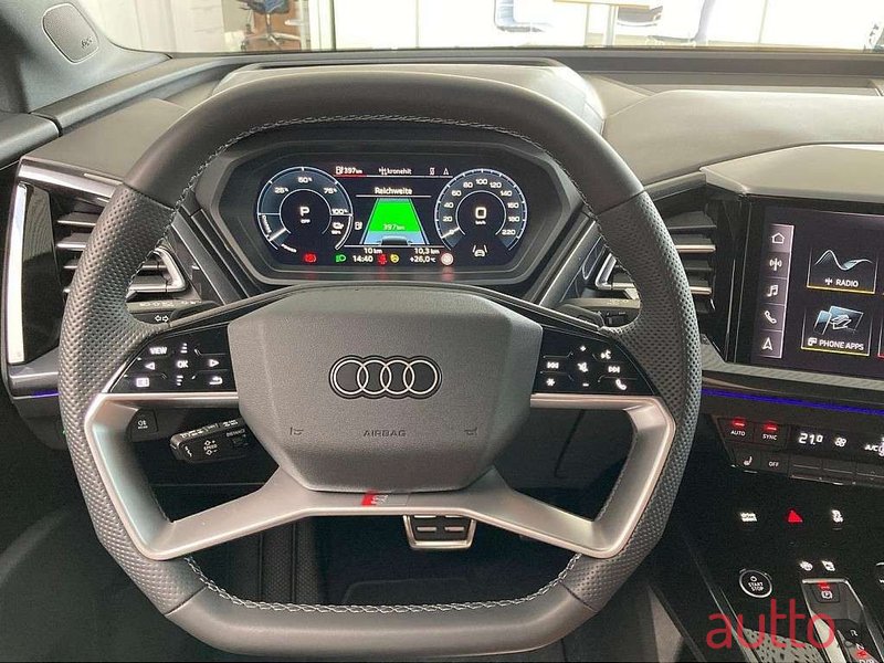 2023' Audi Q4 photo #5