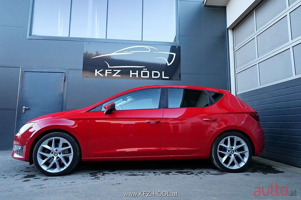2013' SEAT Leon photo #5