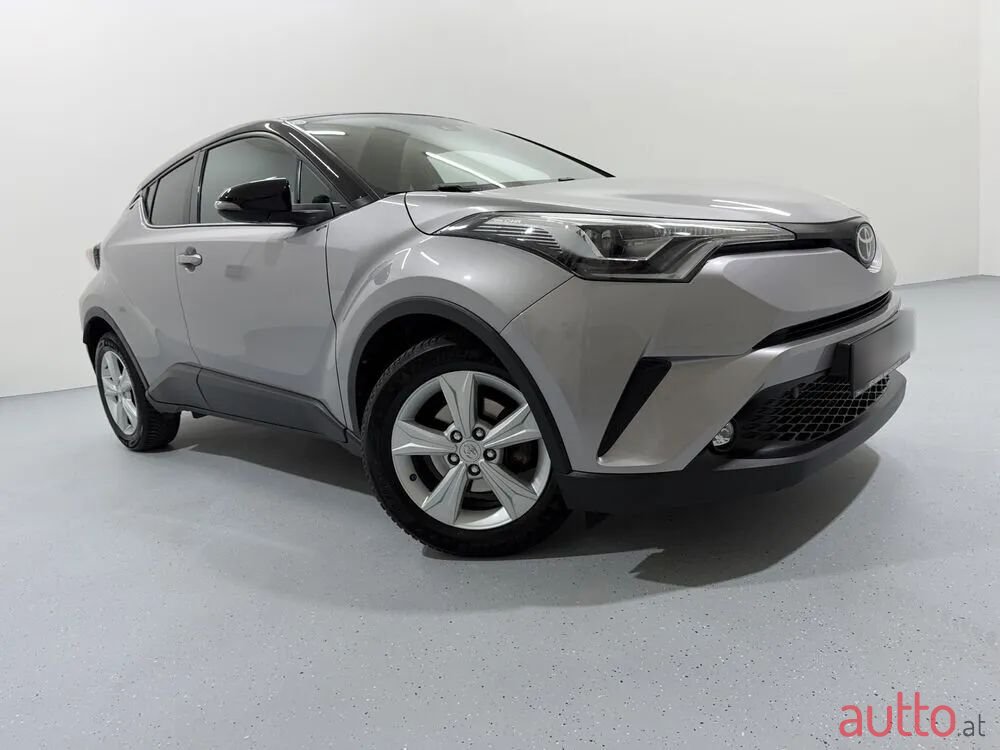 2017' Toyota C-HR photo #2